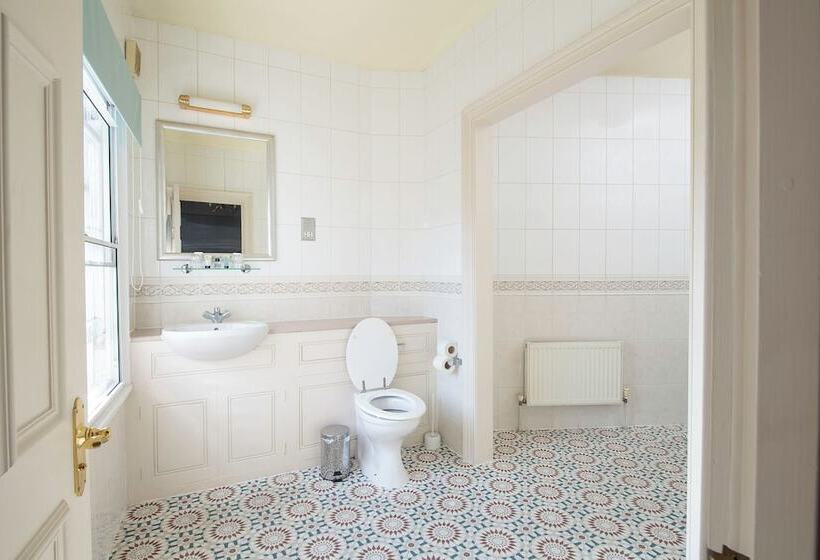 Номер Superior, The Central