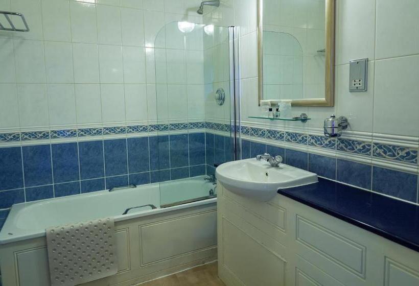 Полулюкс с Балконом, The Central