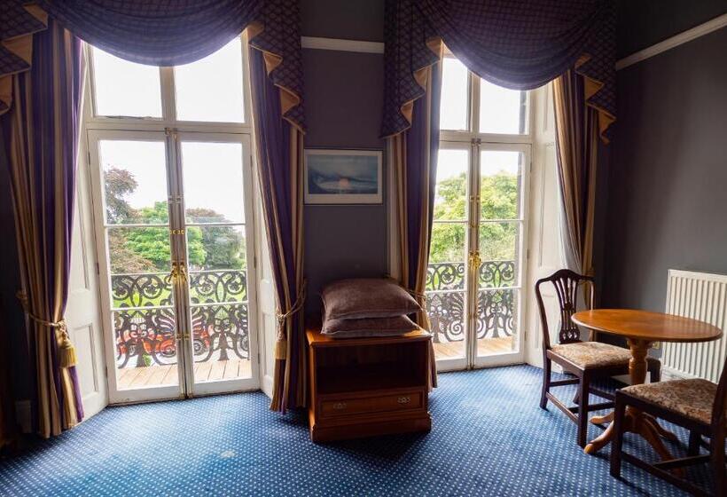 Полулюкс с Балконом, The Central