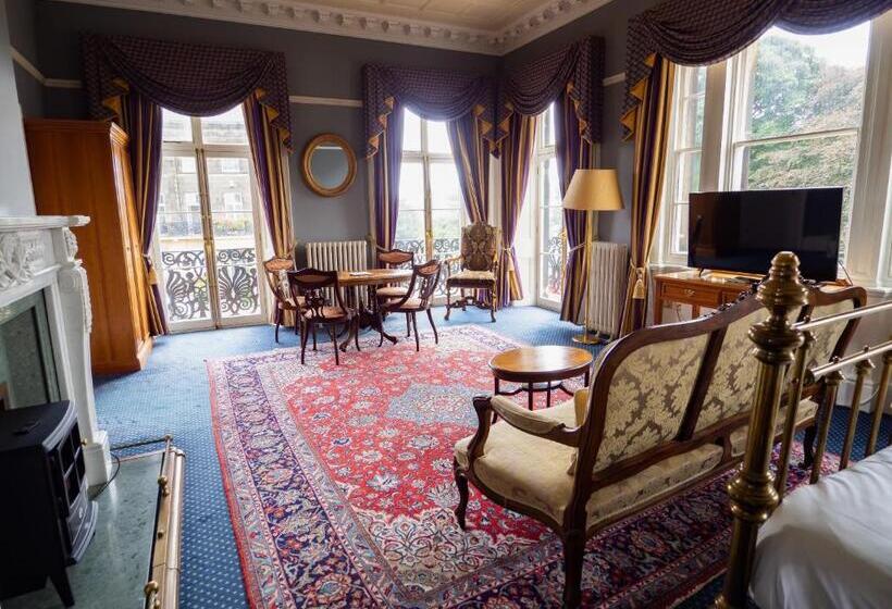 Полулюкс с Балконом, The Central