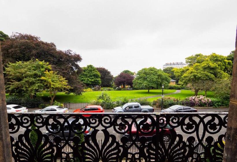 Полулюкс с Балконом, The Central