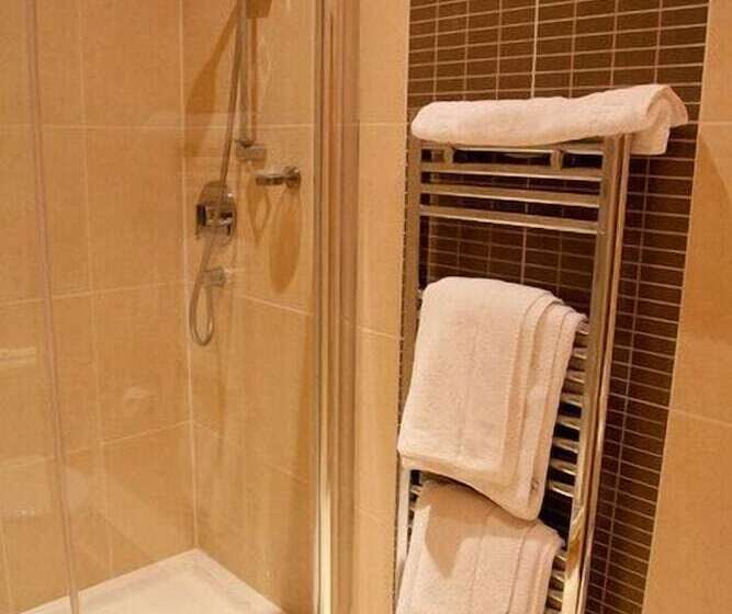 חדר אקזקיוטיב יחיד, The City