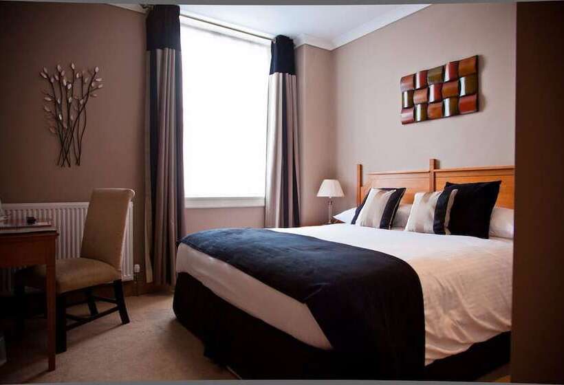 חדר אקזקיוטיב, The City