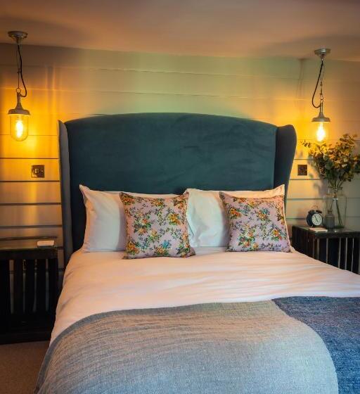 기본룸, The Frogmill