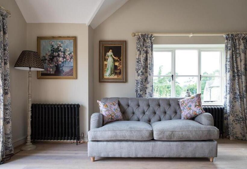 스위트, The Frogmill