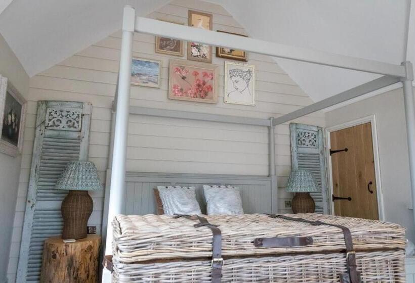 스위트, The Frogmill