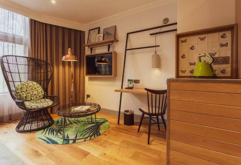 חדר אקזקיוטיב, The Gardens