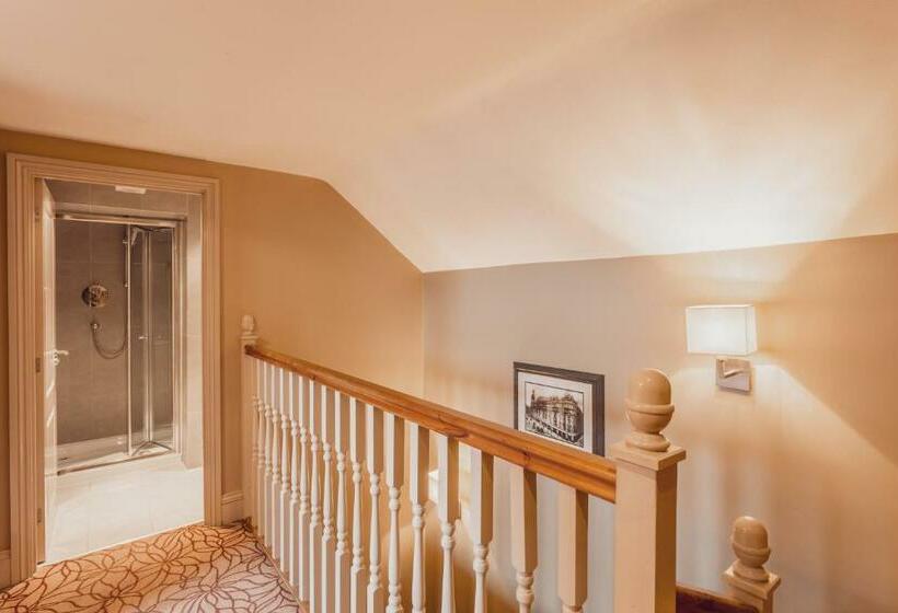 חדר אקזקיוטיב, The Gardens