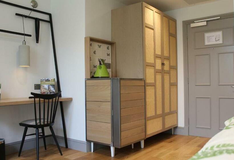 חדר אקזקיוטיב, The Gardens