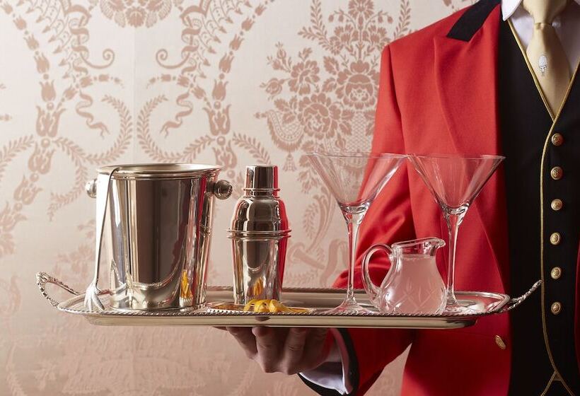 Люкс, The Goring