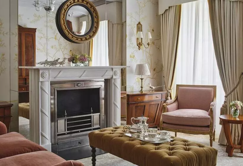 スイート, The Goring