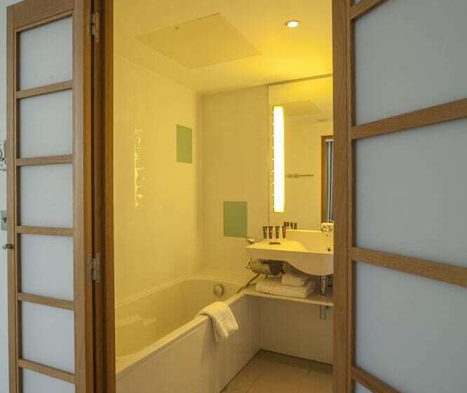 行政房间, Novotel Cardiff Centre