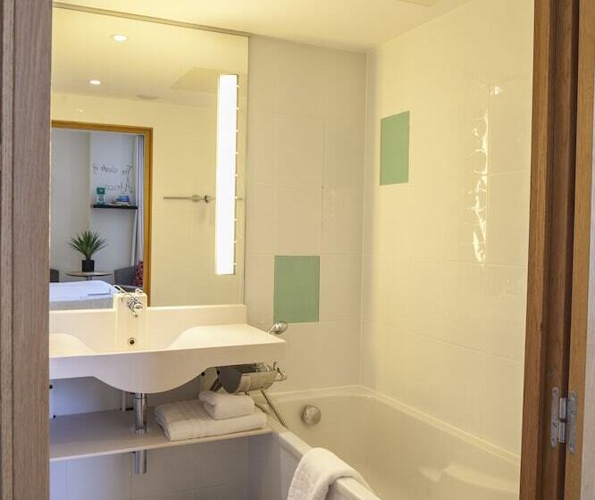 高级大房间, Novotel Cardiff Centre