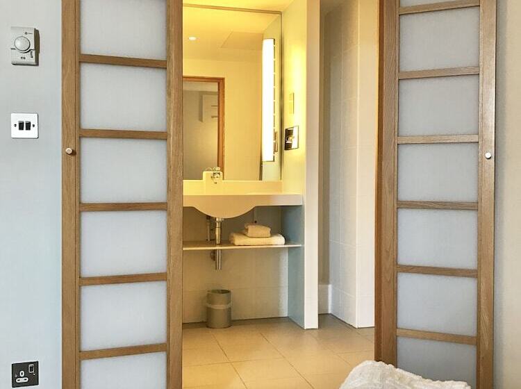高级大房间, Novotel Cardiff Centre