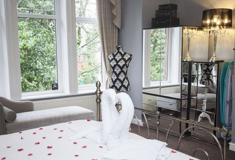 جناح, The Victoria Hotel Manchester By Compass Hospitality