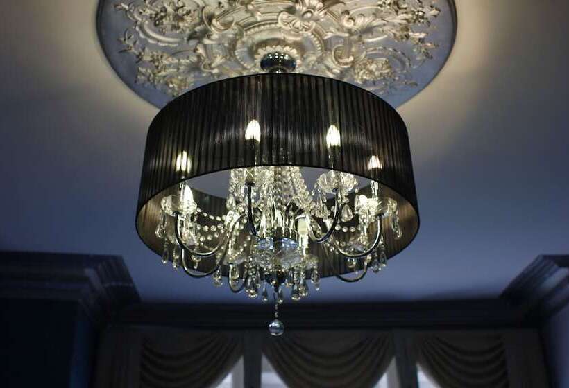 جناح, The Victoria Hotel Manchester By Compass Hospitality