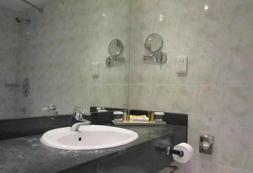 Perhehuone, Manor Hotel Solihull, Signature Collection