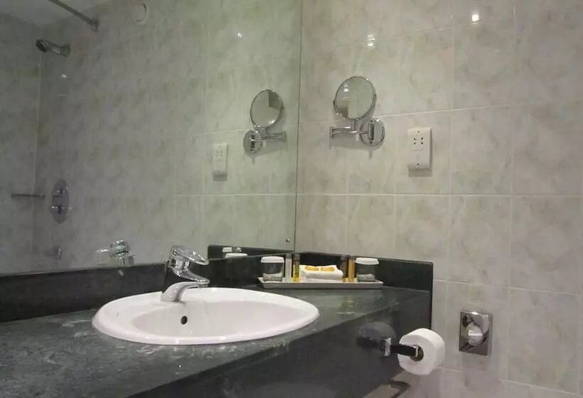 Comfort-huone, Manor Hotel Solihull, Signature Collection