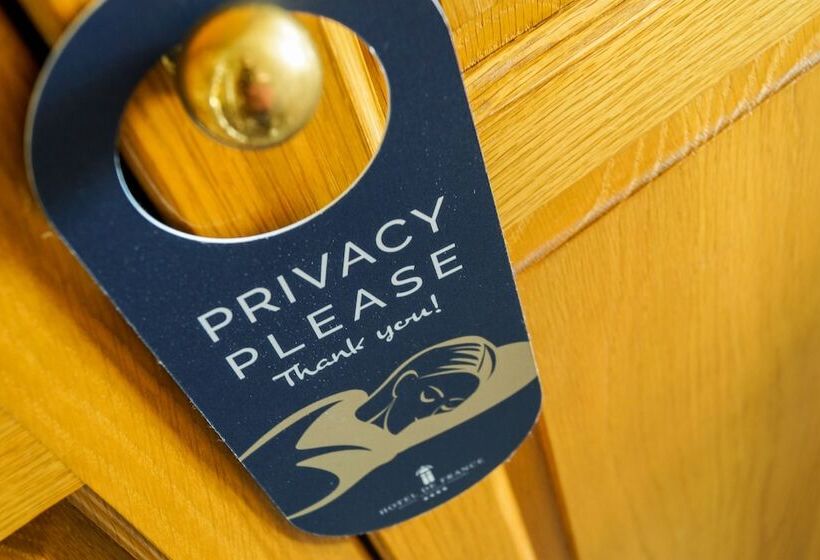 חדר סטנדרט יחיד, De France