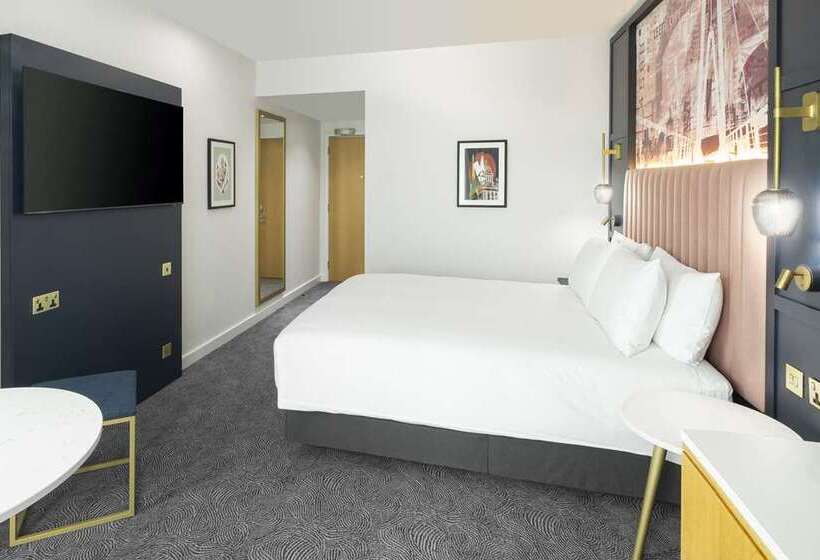 اتاق لوکس با تخت بزرگ, Hilton London Croydon
