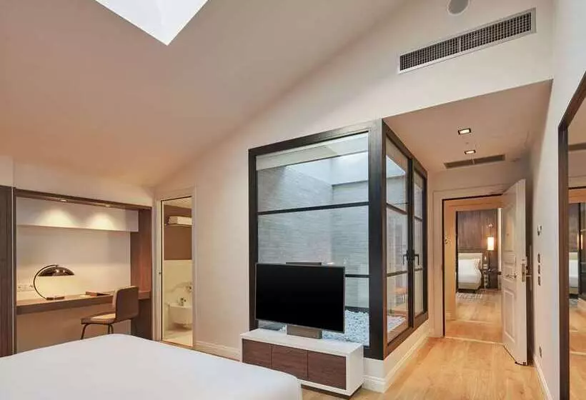 اتاق خانوادگی, Hilton London Croydon