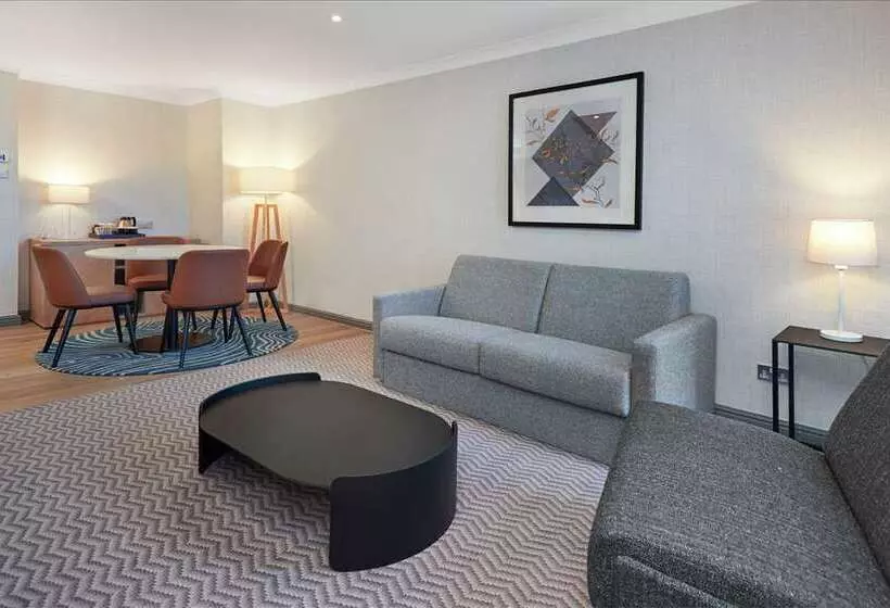 سوئیت پرزیدنت, Hilton London Croydon