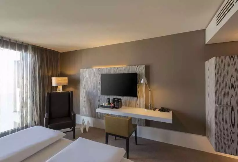 اتاق خانوادگی, Hilton London Croydon
