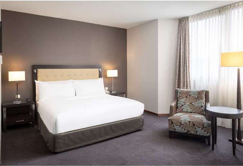 주니어 스위트 킹사이즈 침대, Hilton London Heathrow Airport