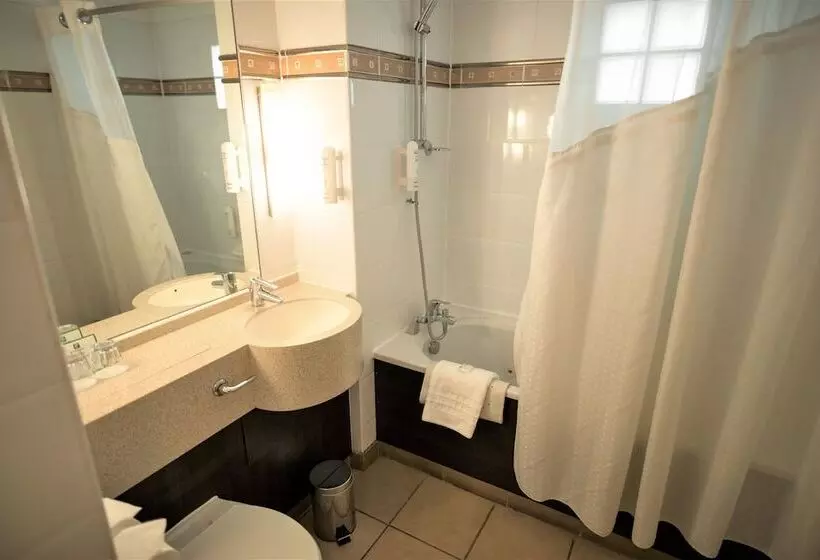 ２ダブルベッドのスタンダードルーム, Holiday Inn A55 Chester West, An Ihg