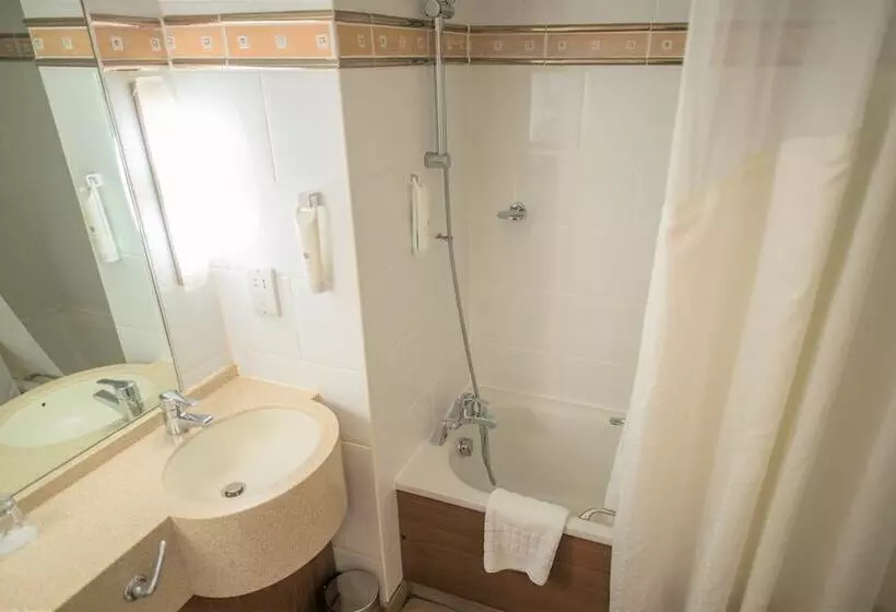 ２ダブルベッドのスタンダードルーム, Holiday Inn A55 Chester West, An Ihg