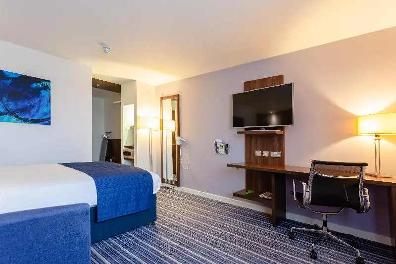 身障者適用スタンダードルーム, Holiday Inn Express Edinburgh Airport, An Ihg