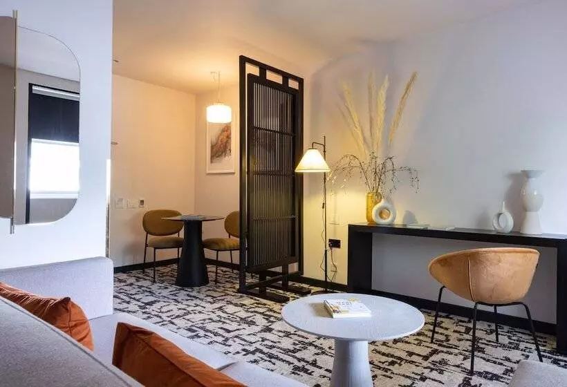 ジュニアスイート, La Suite West  Hyde Park