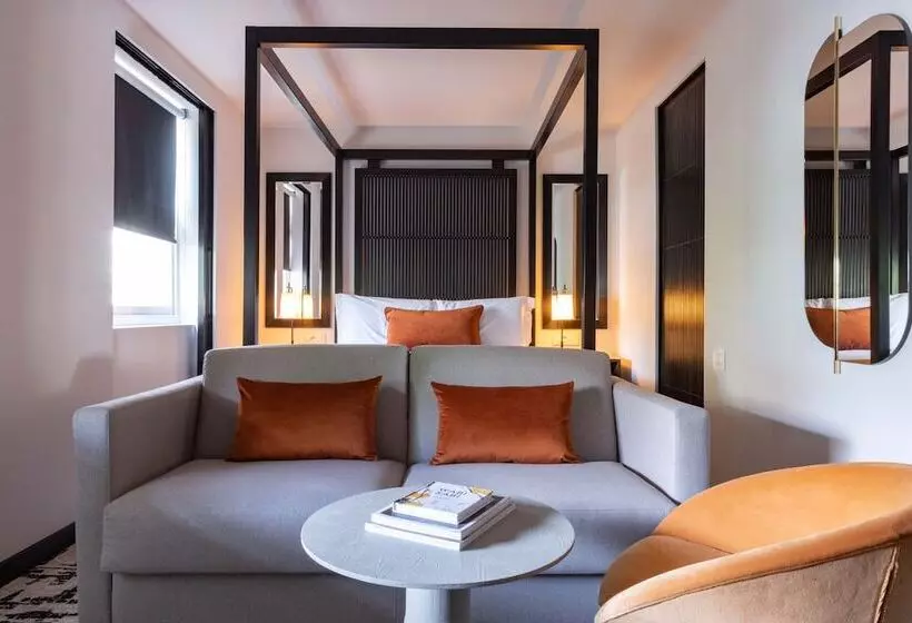 ジュニアスイート, La Suite West  Hyde Park