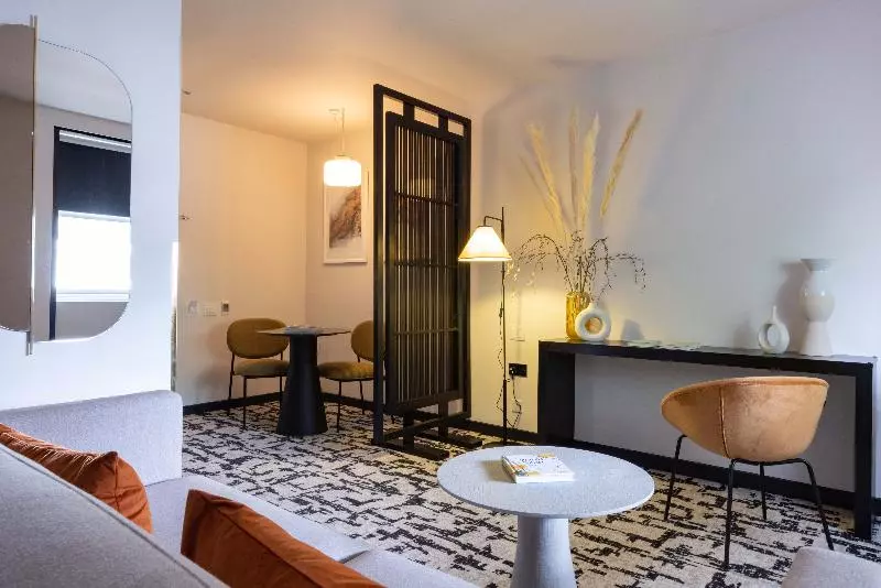 ジュニアスイート, La Suite West  Hyde Park