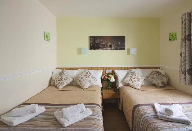 اتاق استاندارد چهار تخته, Linden House
