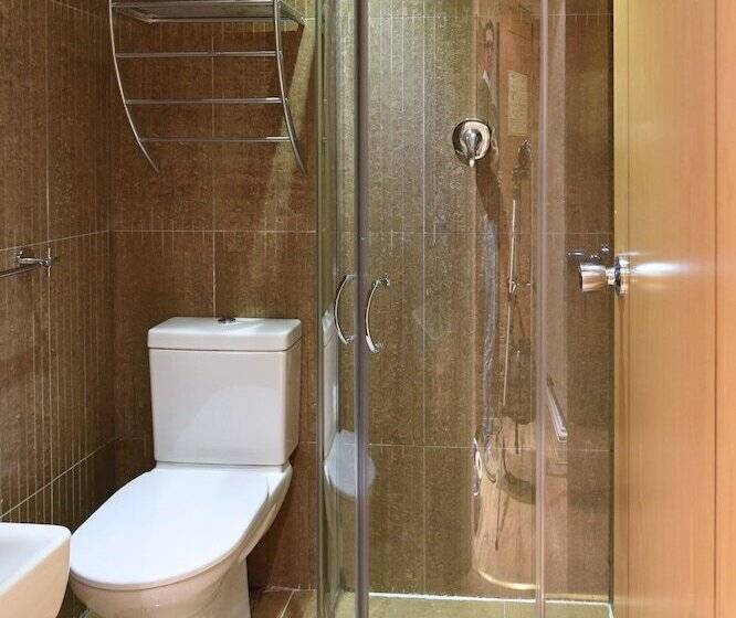 4인용 스탠다드 룸, Linden House