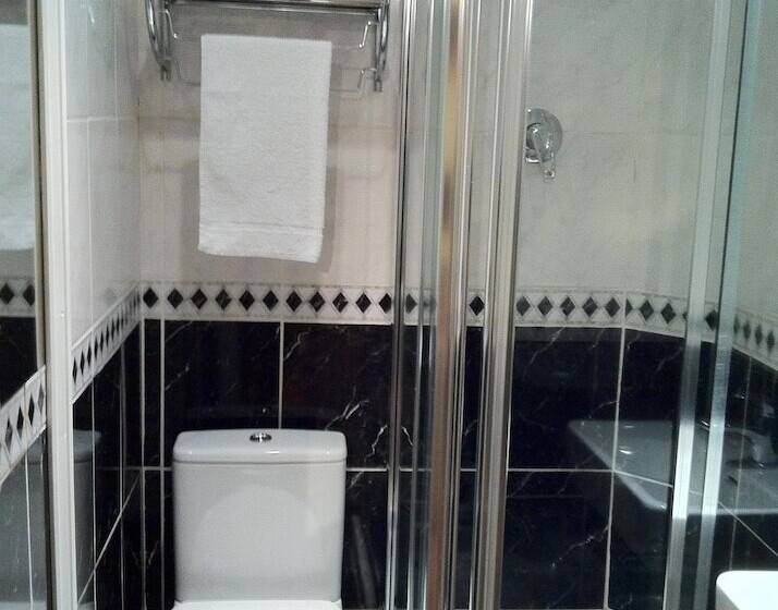 패밀리 룸, Linden House