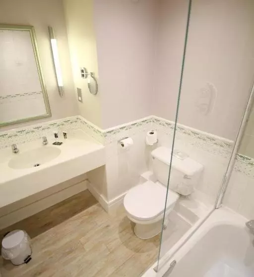 اتاق کلاسیک خانوادگی, Mercure Gloucester  Bowden Hall