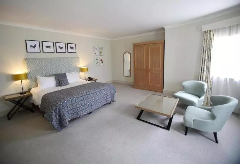 سوییت سوپریور, Mercure Gloucester  Bowden Hall