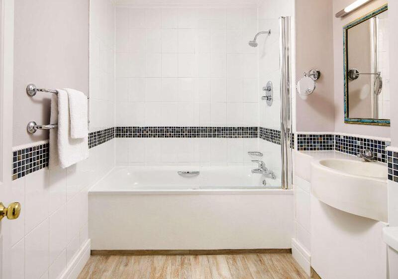 クラシックファミリールーム, Mercure Gloucester  Bowden Hall