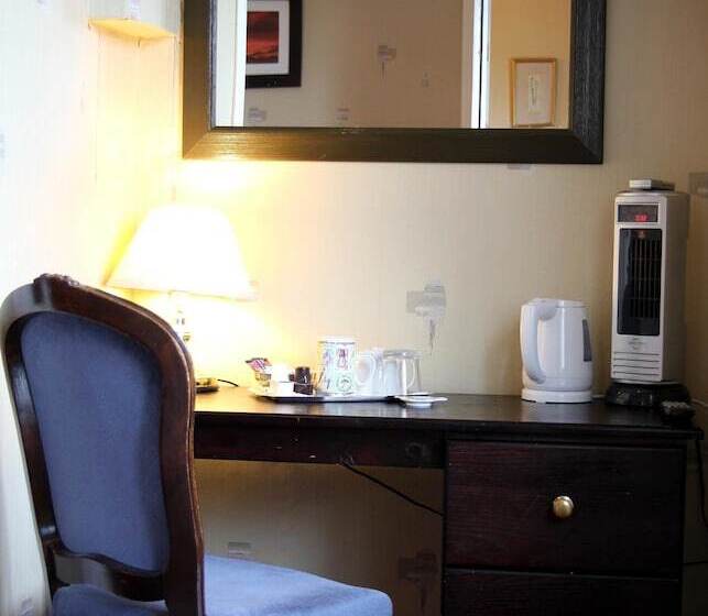 スタンダードルーム, Moonraker House