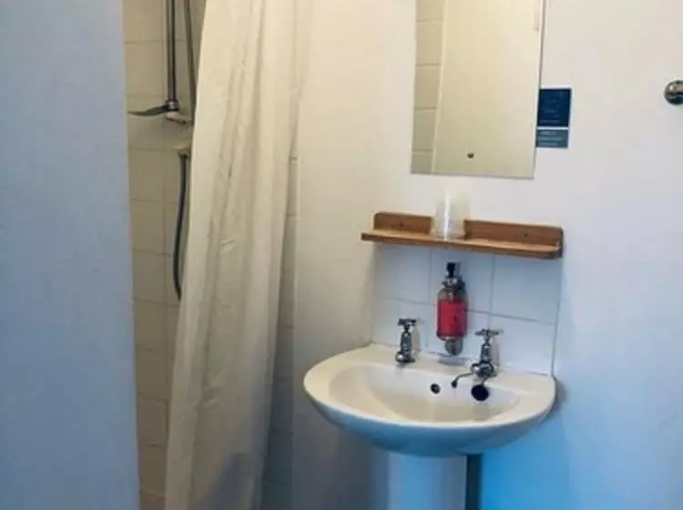 Chambre Basic, Parade Park Bath