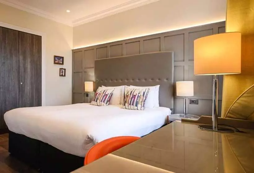 سوییت با چشم‌انداز دریا, The Hermitage Hotel   Oceana Collection