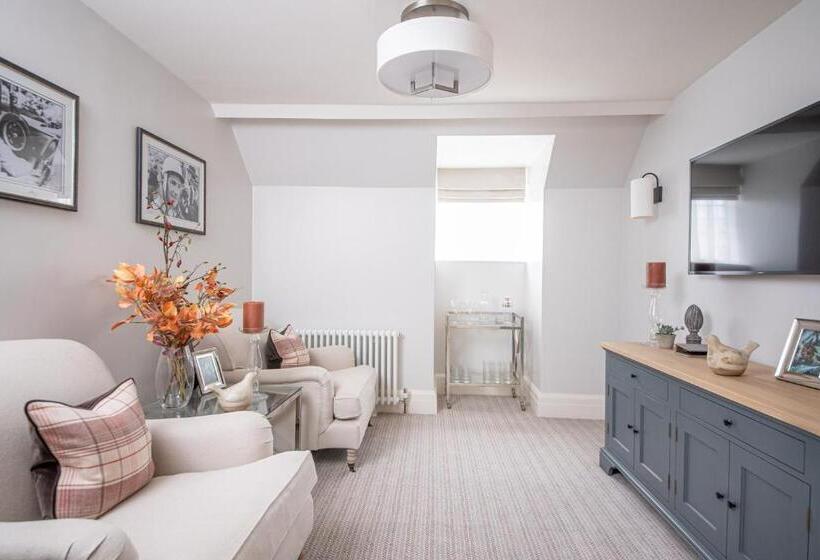 침실 4개 주택, Monkey Island Estate Small Luxury Hotels Of The World