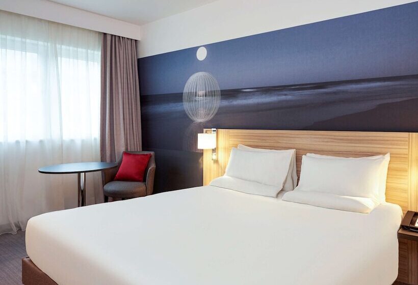 Номер Executive, Novotel London Stansted Airport