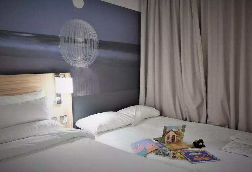 スーペリアールーム, Novotel London Stansted Airport