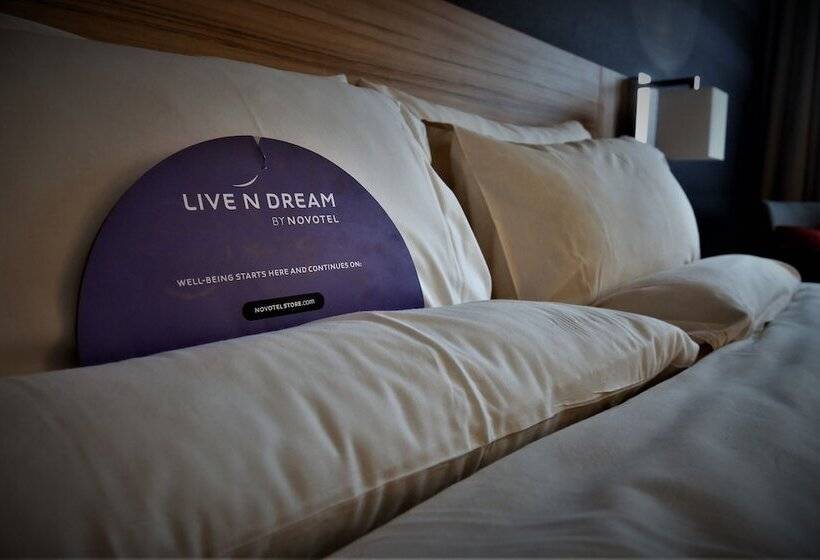 Номер Superior, Novotel London Stansted Airport