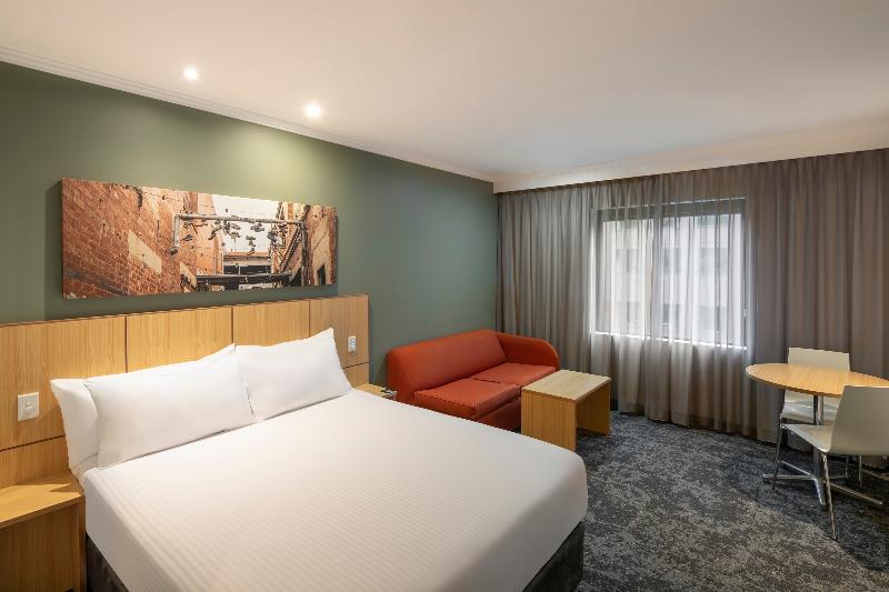 Номер Executive, Novotel London Stansted Airport