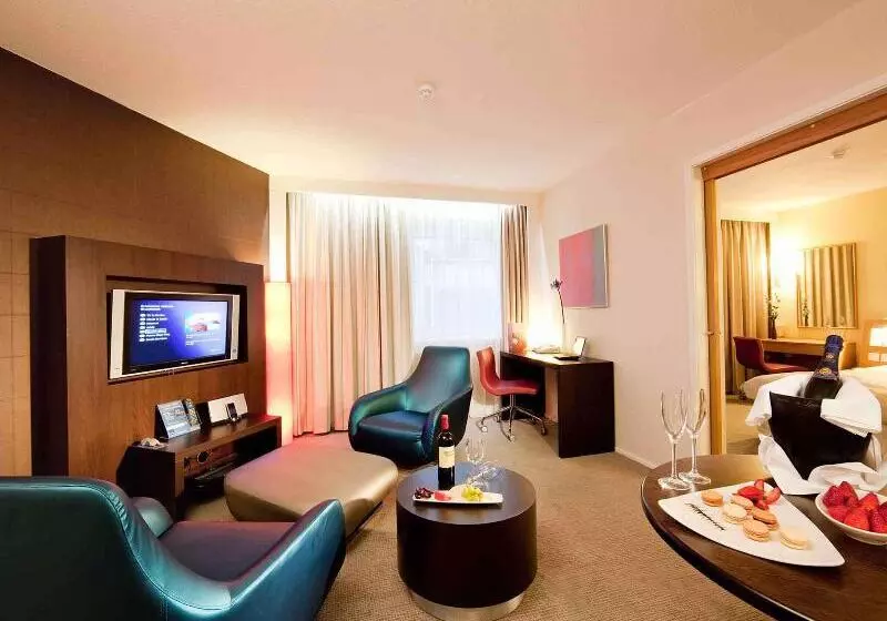 キングサイズベッドのスイートルーム, Novotel Sheffield Centre