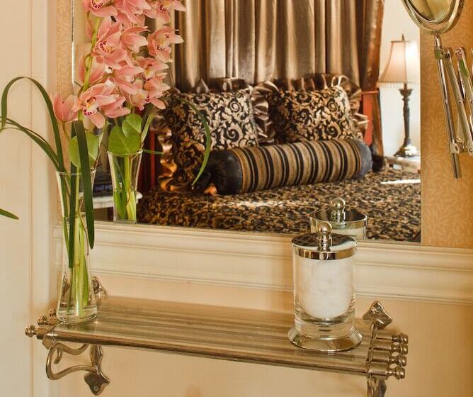 חדר סטנדרט, Abigail S